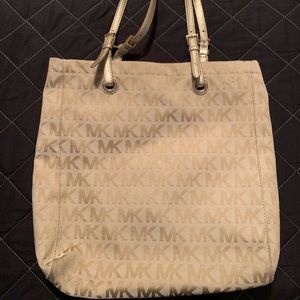 Michale Kors jet set tote